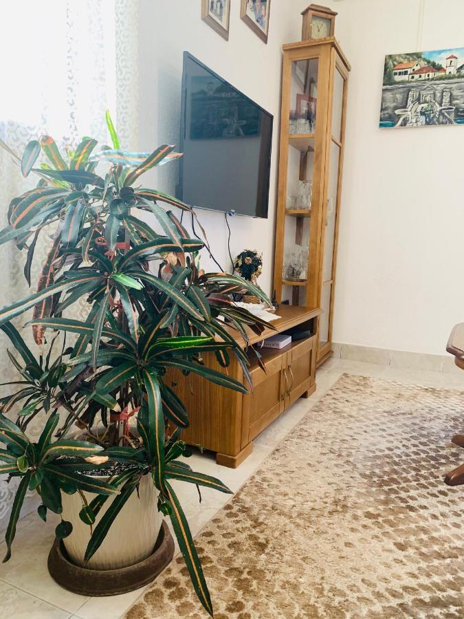 Appartamento Gara 5 Cattaro Esterno foto