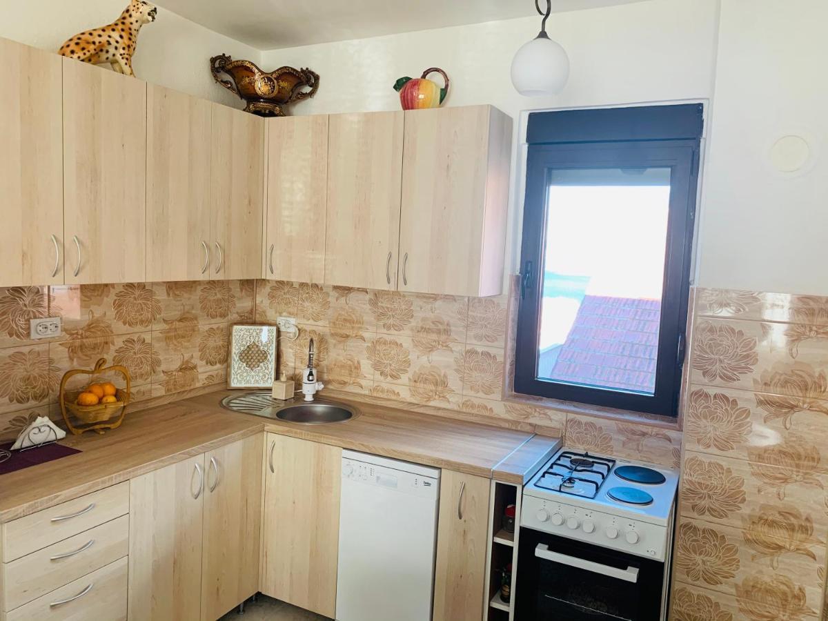 Appartamento Gara 5 Cattaro Esterno foto